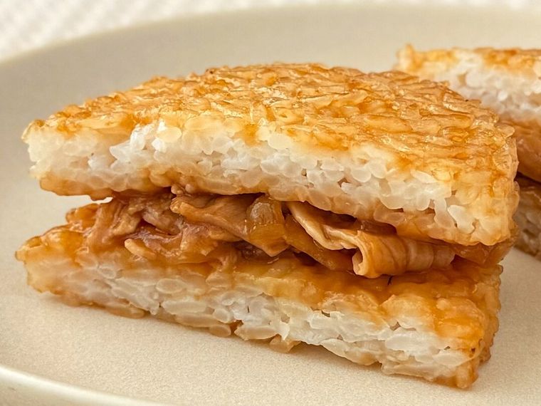 豚生姜焼きライスバーガーの断面