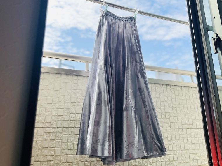 COCOSORA Gパンピンチにロングスカートを干した様子