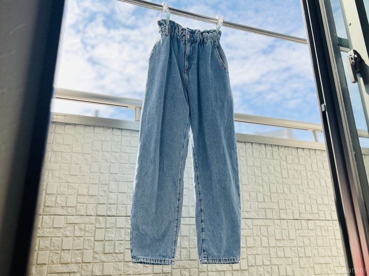 COCOSORA Gパンピンチにジーパンを干した様子