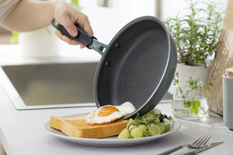 フライパンと卵焼き