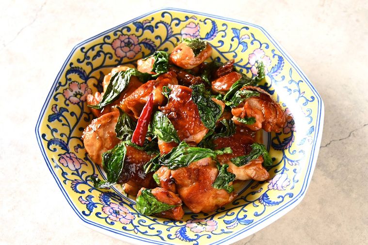 さわやかな香りとコクを堪能。三杯鶏