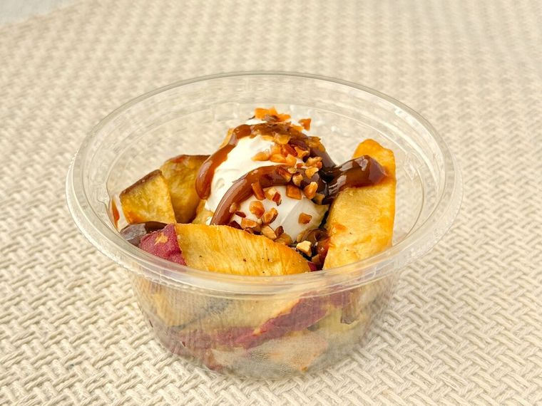 さつまいもを楽しむ ひとくちコグマ アーモンドがけ 塩キャラメルホイップの蓋を開けた様子