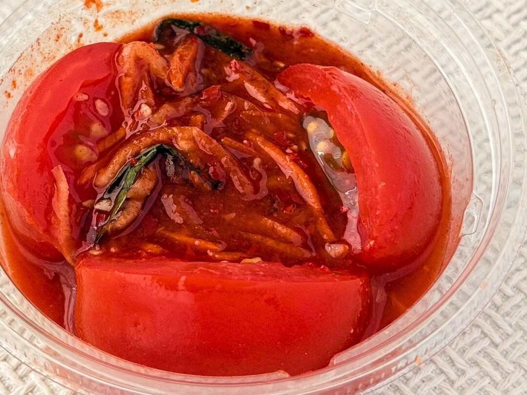 どハマり注意！セブンの「韓国トマトキムチ」が止まらないおいしさだっ