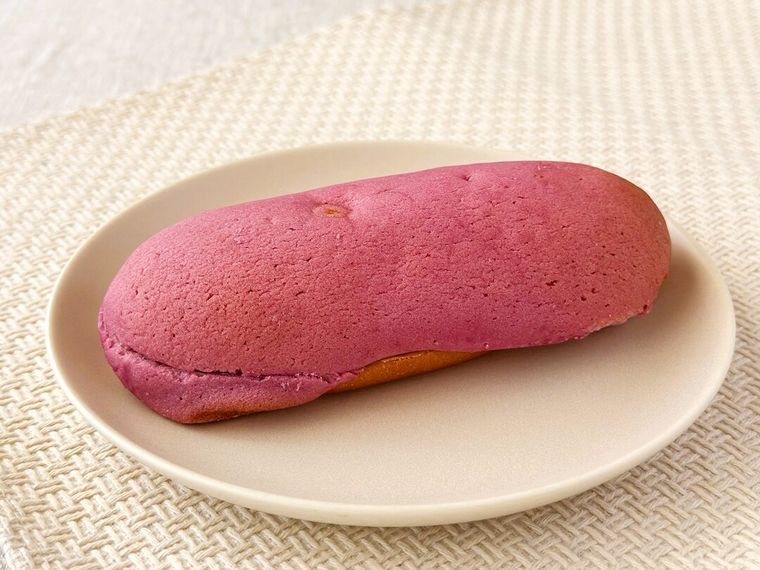 パッケージから取り出した韓国風さつまいもパン コグマパン