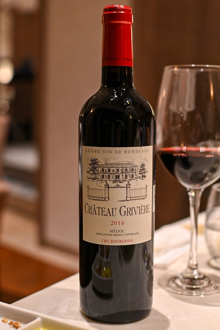 赤ワインのボトル