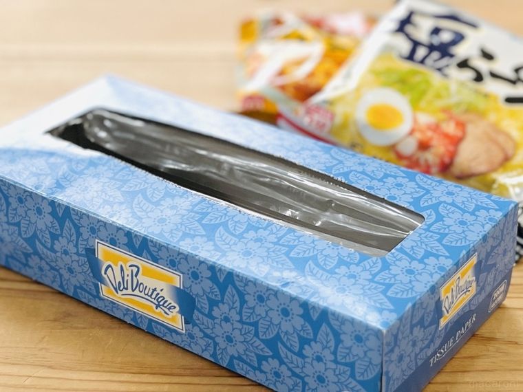 ティッシュの空き箱と袋麺
