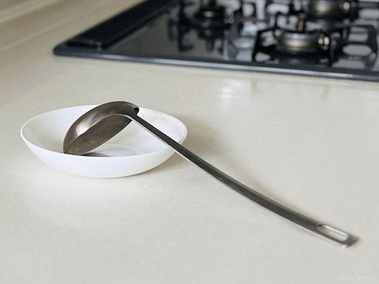 調理台に置かれたお玉