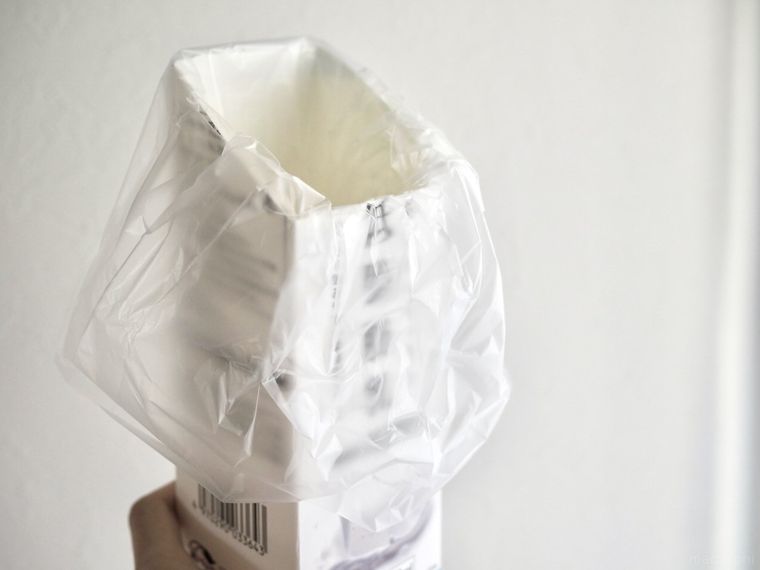 牛乳パックで作る嘔吐対策グッズ