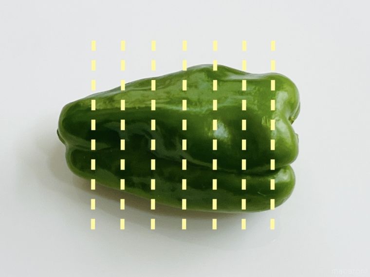 ピーマンを横向きに置いた様子