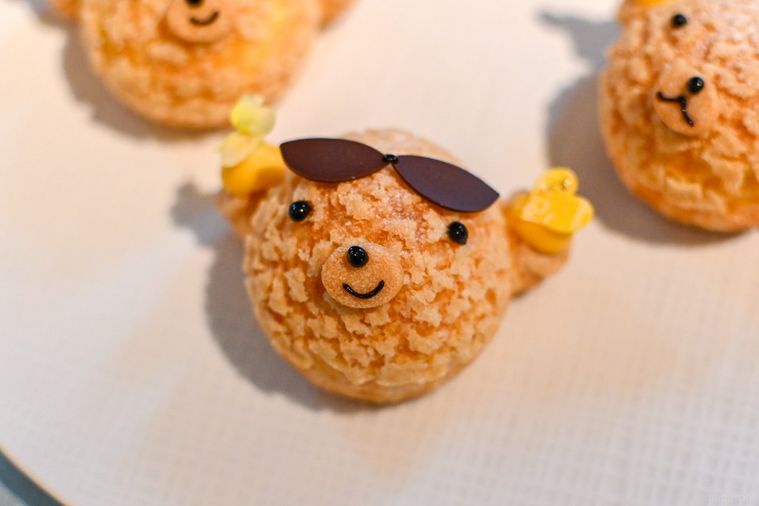 クマのシュークリームのアップ