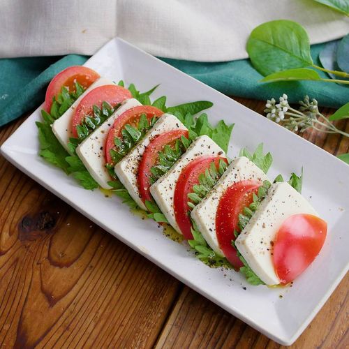 豆腐とトマトのカプレーゼ