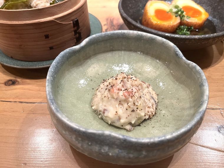 器に盛られた甘エビと茗荷の酒粕味噌