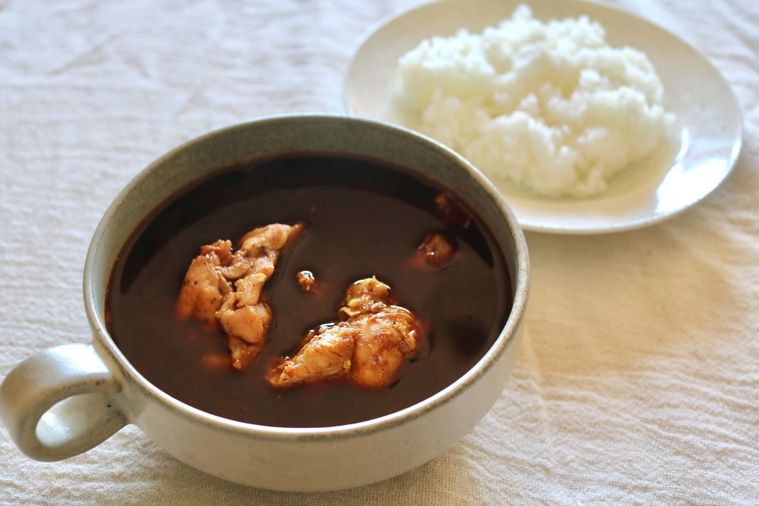 鶏肉入りのカシミールカレーとごはん