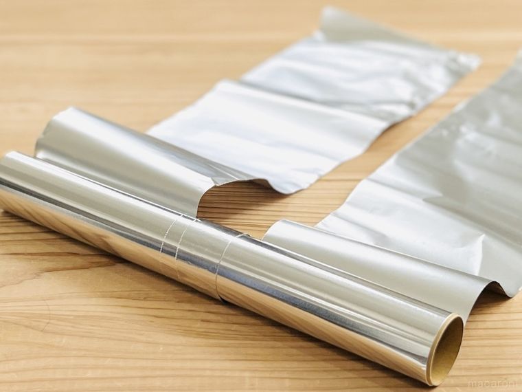 裂けたアルミホイル