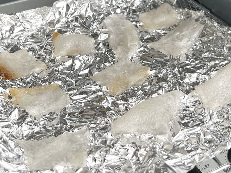 焼いたライスペーパー