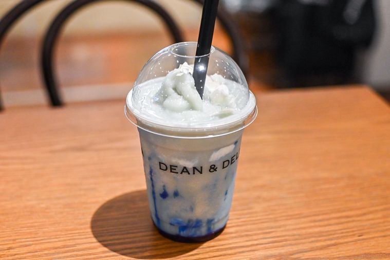 ドリンクを斜めから