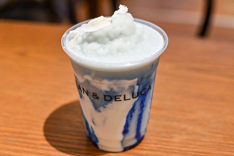 ドリンクを斜めから