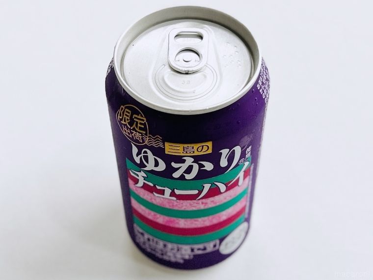 テーブルに置かれた「三島のゆかり®使用チューハイ」