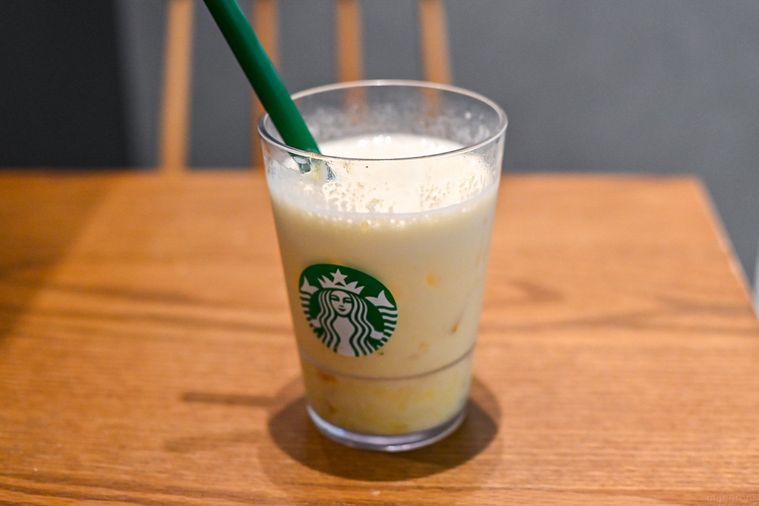 ドリンクを斜めから