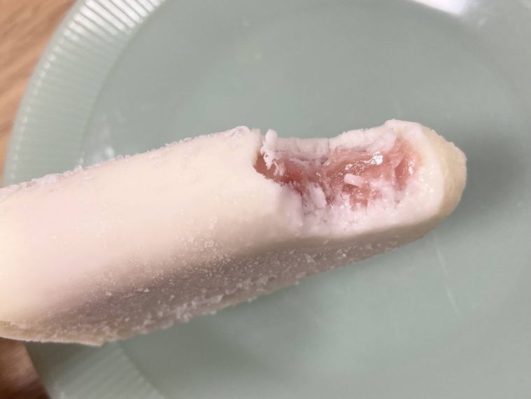 ウエルシア 2つの幸せが出会った苺アイスバー