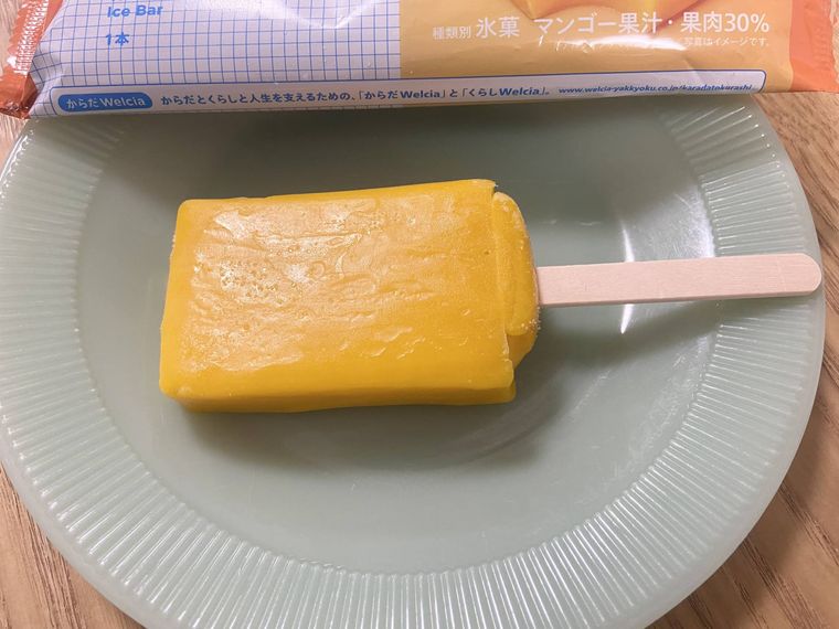 マンゴーの王様を贅沢に使ったマンゴーアイスバー ウエルシア