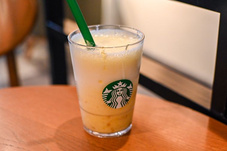 ドリンクを斜めから