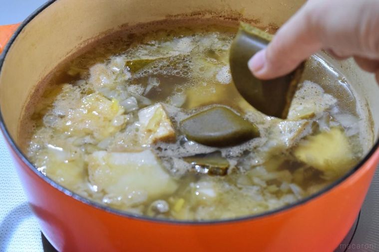 カレールーを加えた鍋