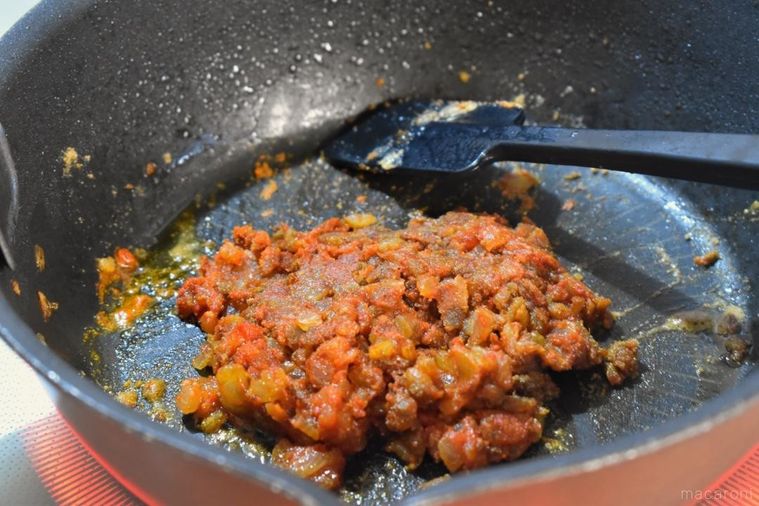 スパイスをなじませたカレールー