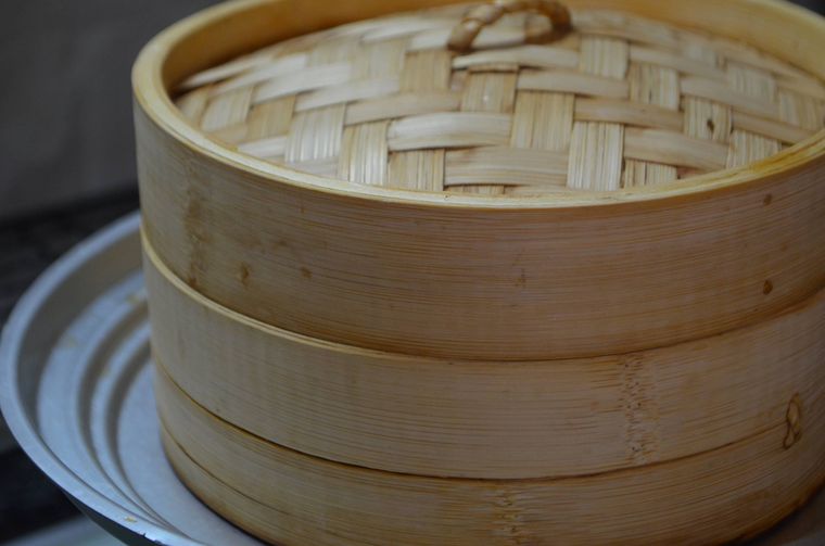 蓋をして蒸しているところ