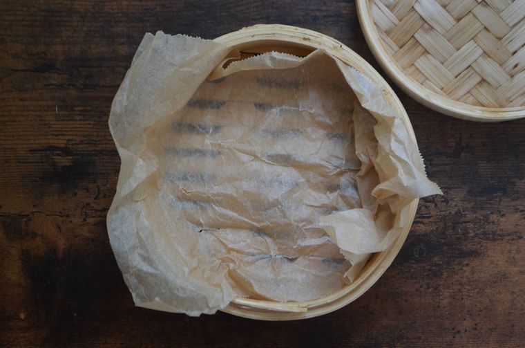 せいろの中にクッキングシート