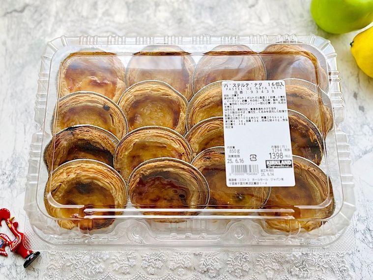 透明のパッケージに並んだコストコのパステル・デ・ナタ