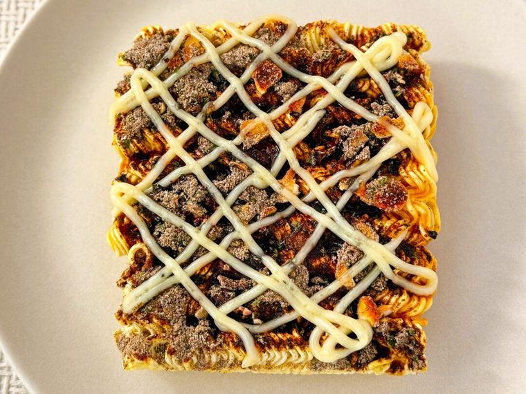  トースターで焼いたエースコックいか焼そばのアレンジ