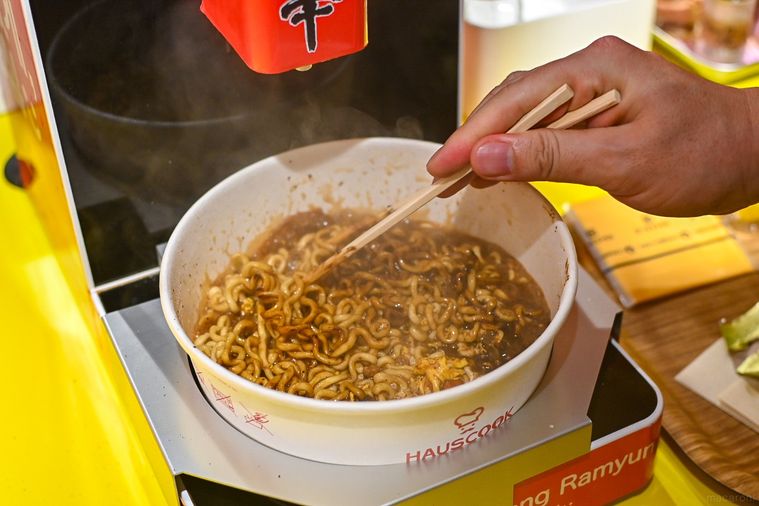 らーめんの調理中