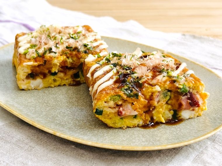 「たこ焼き風オムレツ」を半分に割った様子