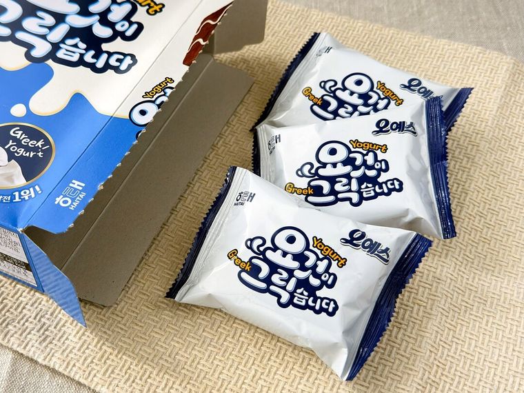 パッケージから取り出したOhYes グリークヨーグルト 360g