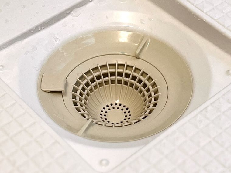 お風呂の排水口フタを外した様子