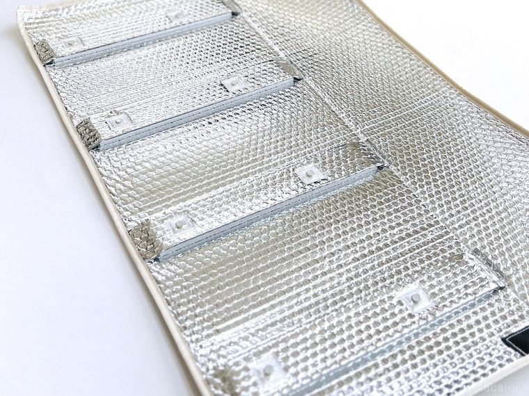 マグネット式 エアコン室外機用遮熱カバー ひさし・脚付きの裏面