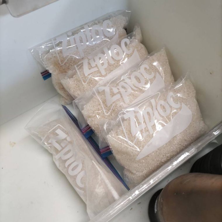 野菜室で米を保存している様子