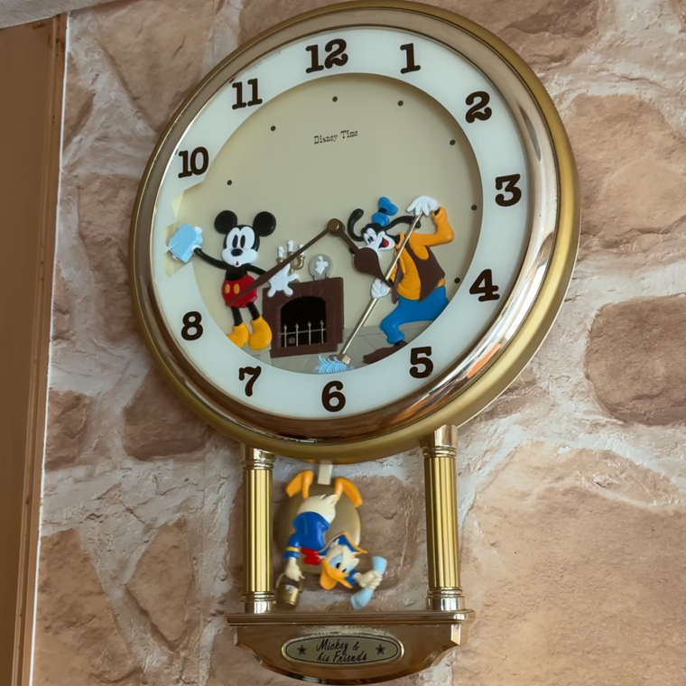 父から開店祝にもらったディズニーの時計