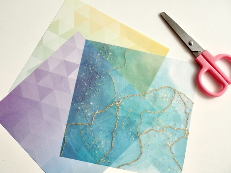 折り紙とはさみ