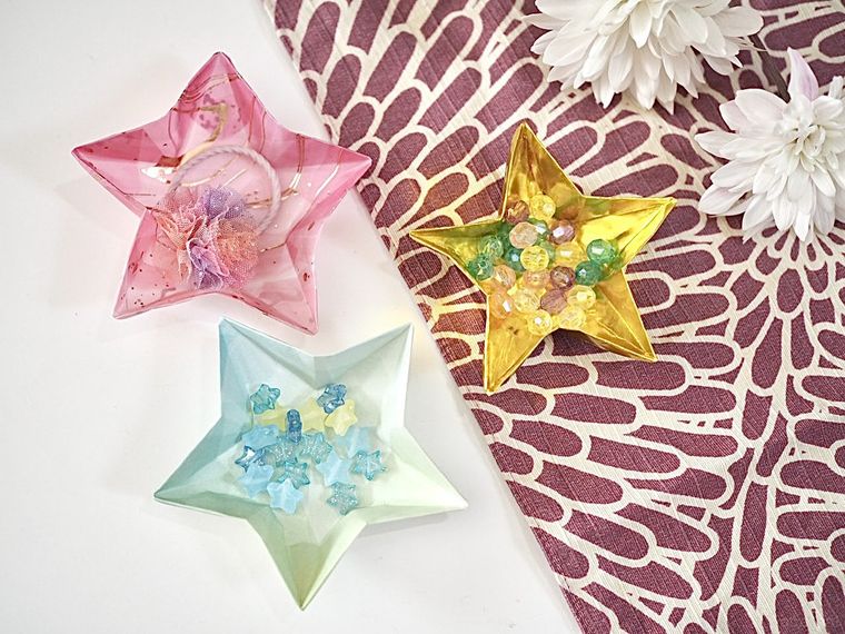 折り紙で作る星型トレイ
