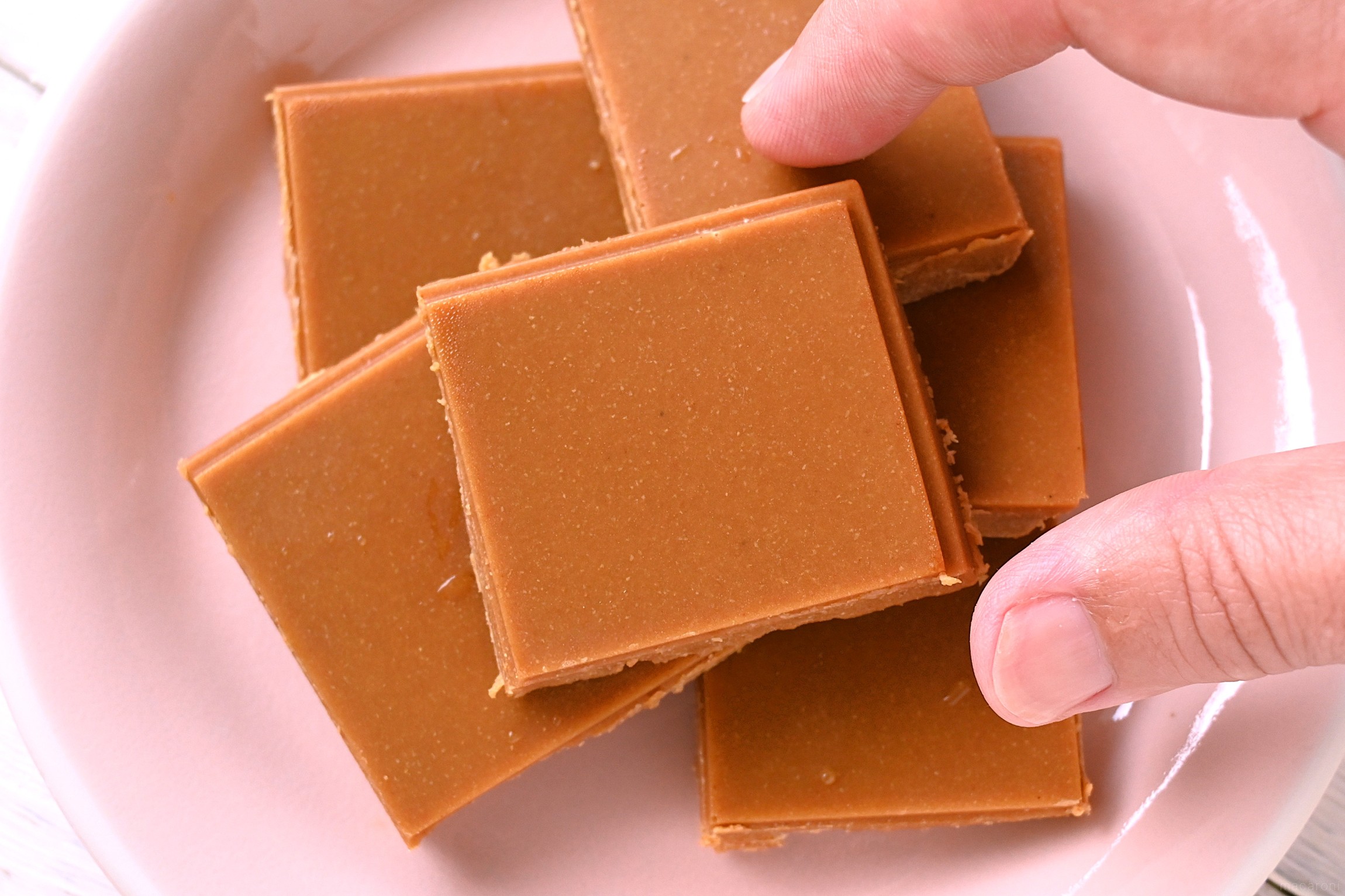 失敗なしの濃厚「きなこチョコ」の作り方。材料3つを混ぜて冷やすだけ
