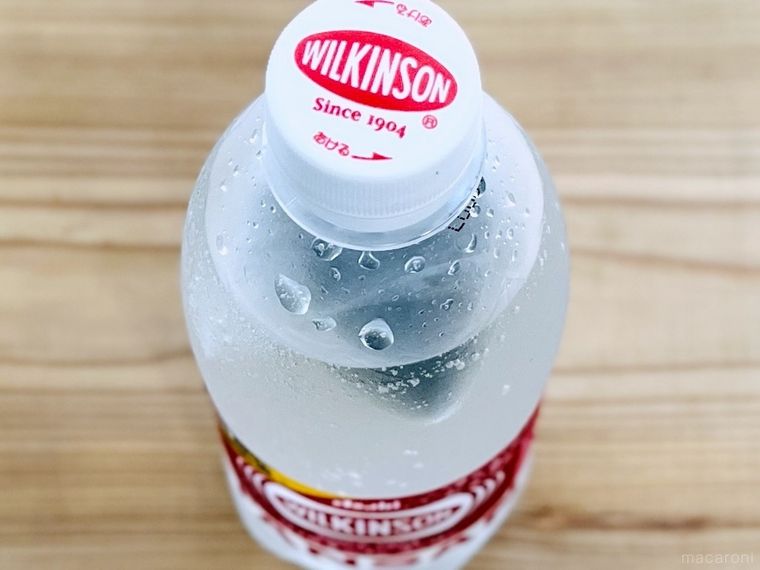 ウィルキンソンにティーバッグを入れた様子