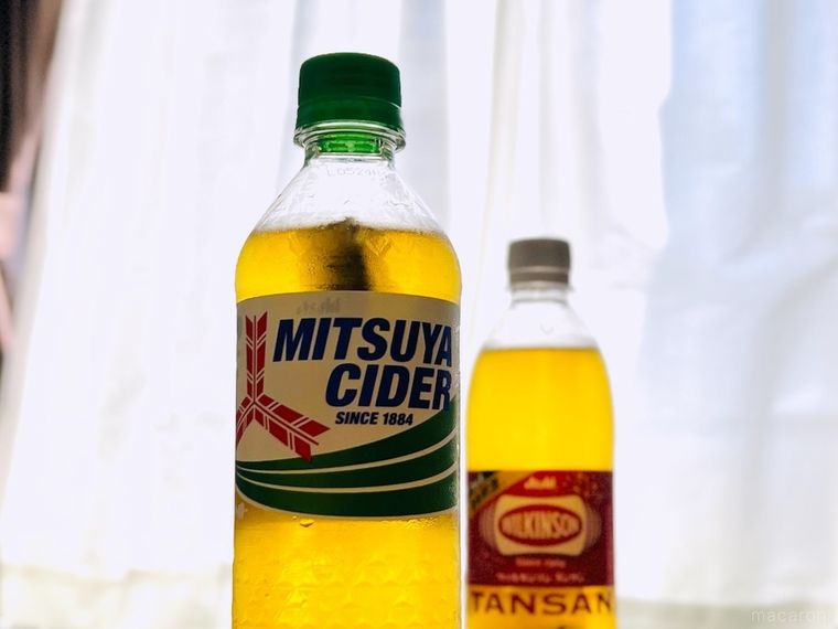 ティーバッグが入った三ツ矢サイダーとウィルキンソン