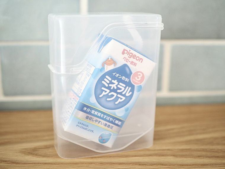 飲みかけのパックジュース