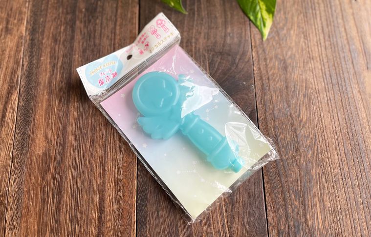 セリアのプレート保冷剤 マジカルステッキ