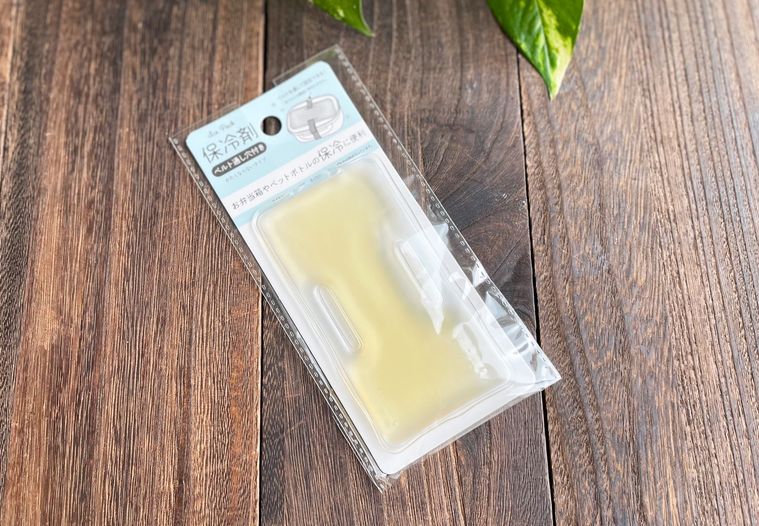 セリアの保冷剤ベルト通し穴付