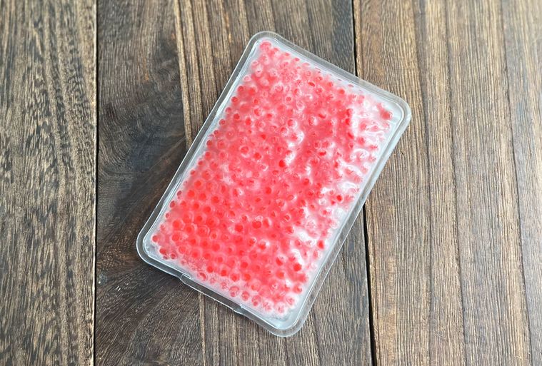 凍らせたセリアのつぶつぶ保冷剤