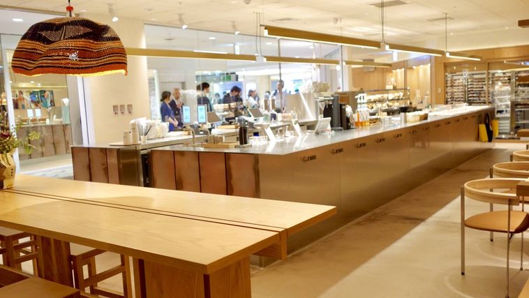 TruffleBAKERYルミネ新宿店の店内