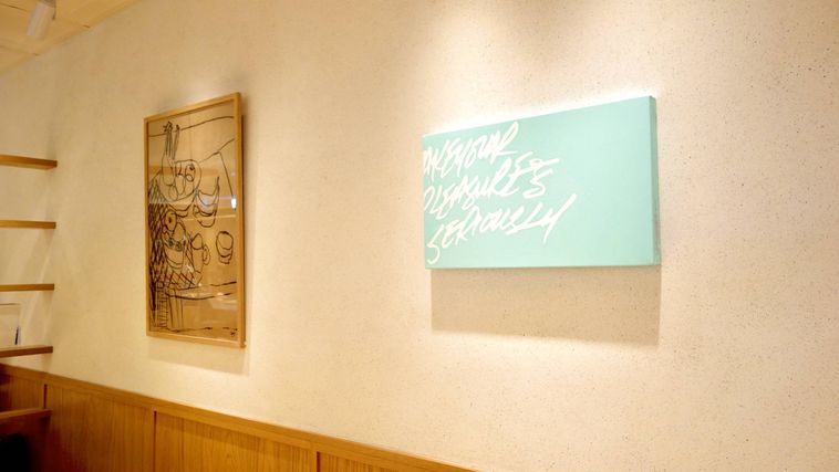 TruffleBAKERYルミネ新宿店の店内に飾られている作品